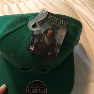 DC COMICS GREEN ARROW SNAPBACK HAT new with tags